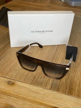 NWT Victoria Beckham Brown Gradient Square Sunglasses with Gold Accents